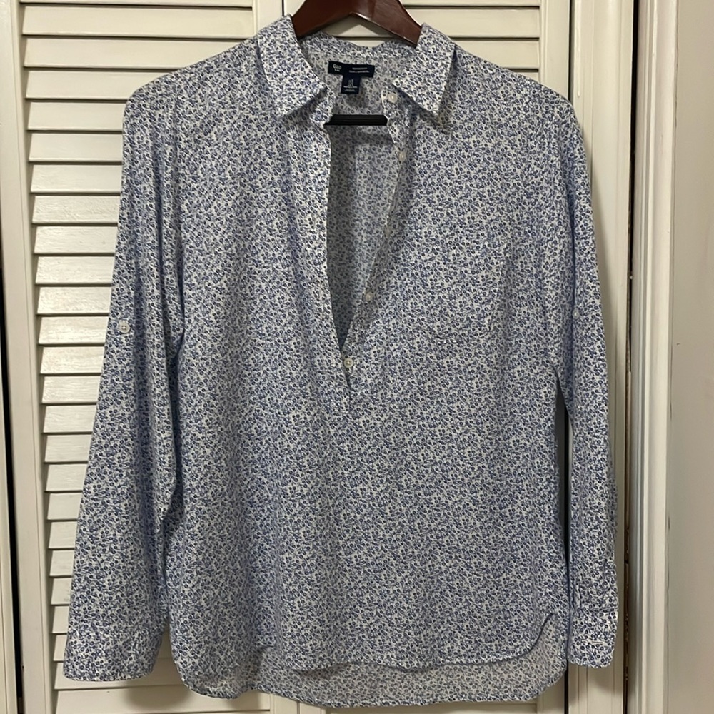 Women’s Gap Boyfriend Fit Half Button down length blouse